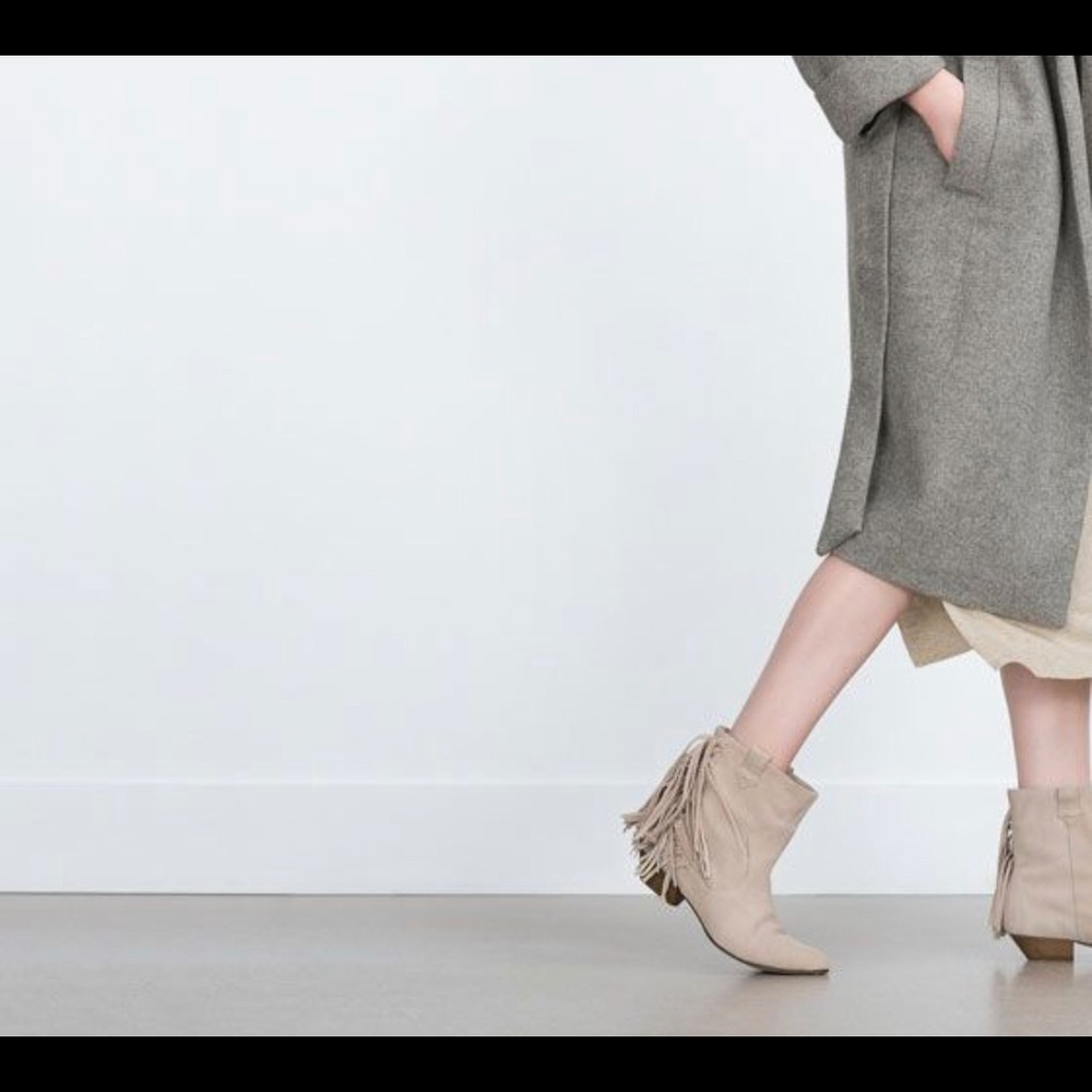 🧡Zara flat leather ankle boots with fringe